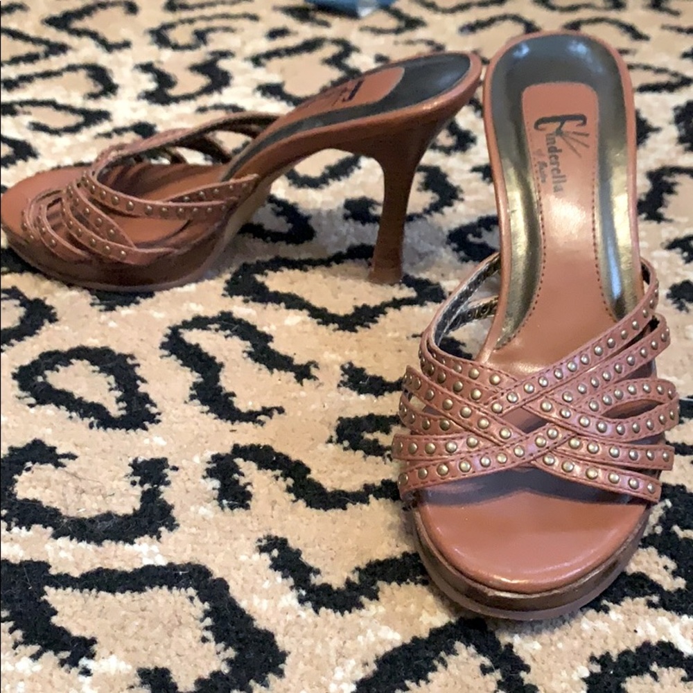 Very stylish brown high heel sandals w/ gild studs
